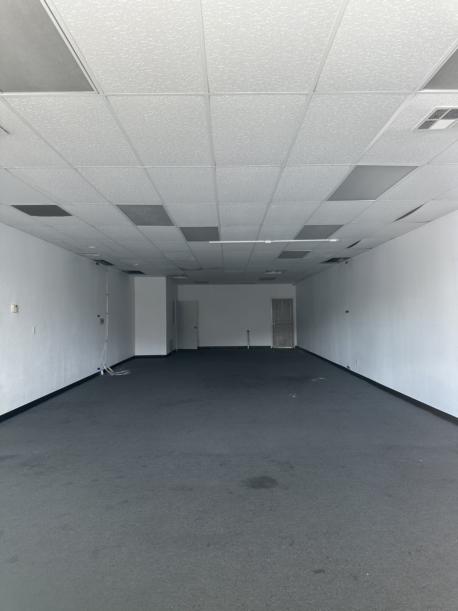 601-725 N Nellis Blvd, Las Vegas, NV for lease Building Photo- Image 1 of 1