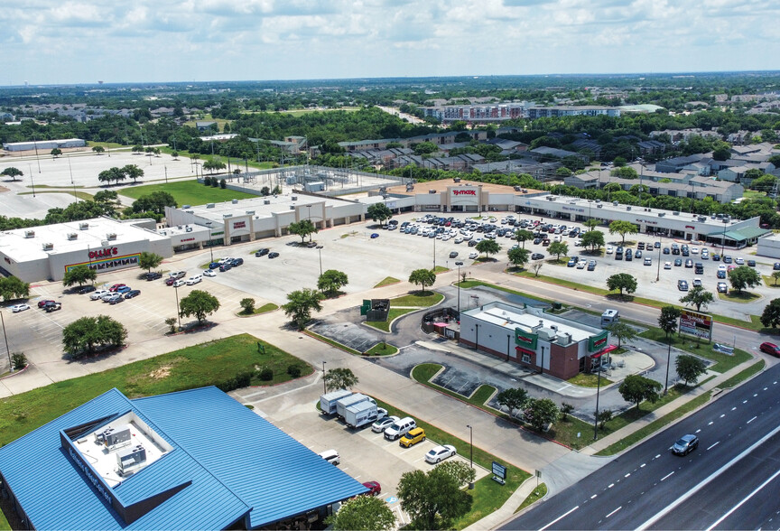 1100 Harvey Rd, College Station, TX for sale - Primary Photo - Image 1 of 1