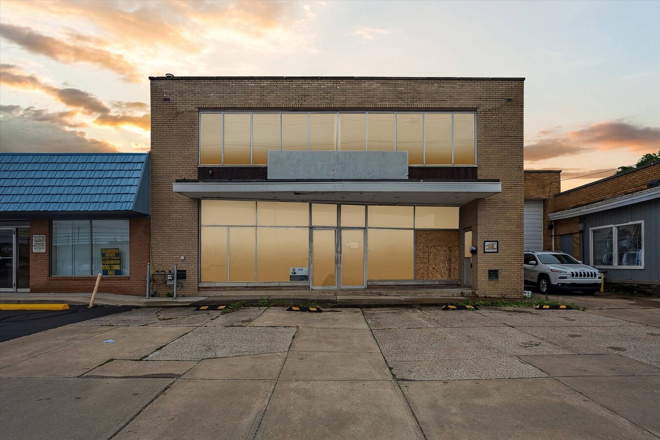 2221 Brookpark Rd, Parma, OH 44134