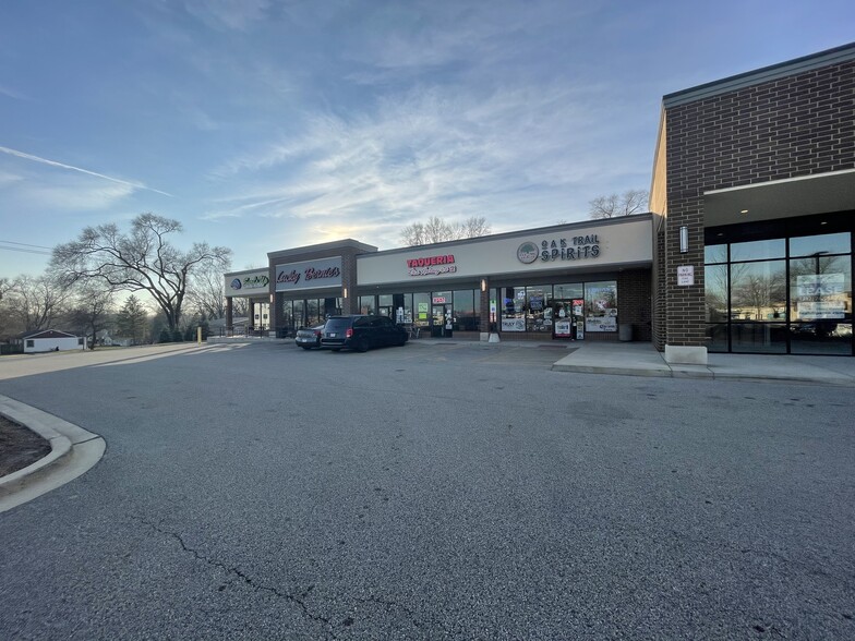 404-444 N Lake St, Mundelein, IL for lease - Building Photo - Image 2 of 4