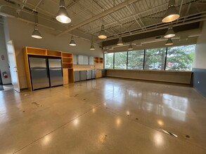 8125-8145 River Dr, Morton Grove, IL for lease Interior Photo- Image 2 of 10