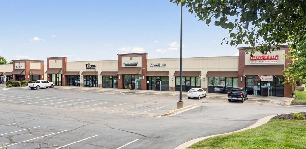 831 W Eisenhower Rd, Lansing, KS for lease - Building Photo - Image 1 of 4