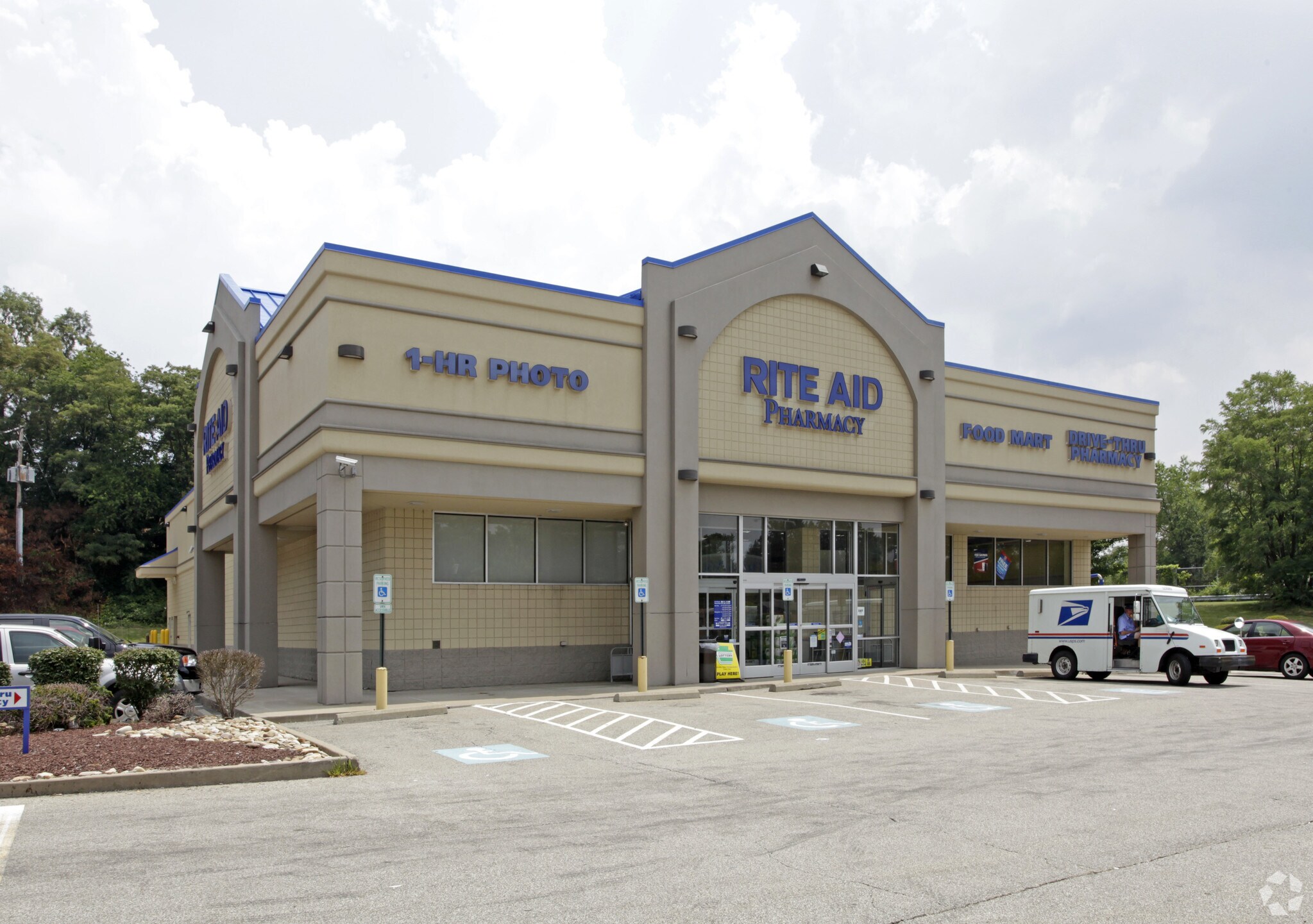 4927 Homeville Rd, West Mifflin, PA for lease Primary Photo- Image 1 of 3