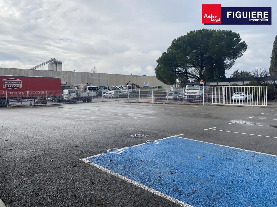 Office in Aix-en-Provence for lease Building Photo- Image 1 of 19