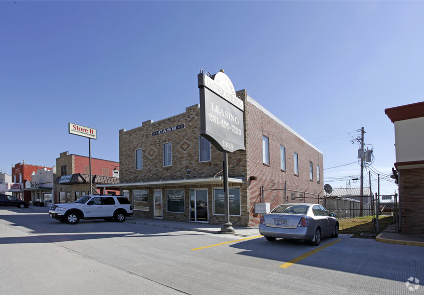 2839 N Main St, Stafford, TX for sale - Primary Photo - Image 1 of 1