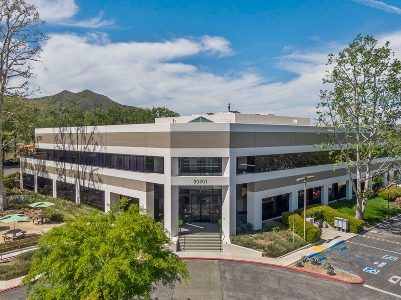 30501 Agoura Rd, Agoura Hills, CA for lease - Building Photo - Image 2 of 22