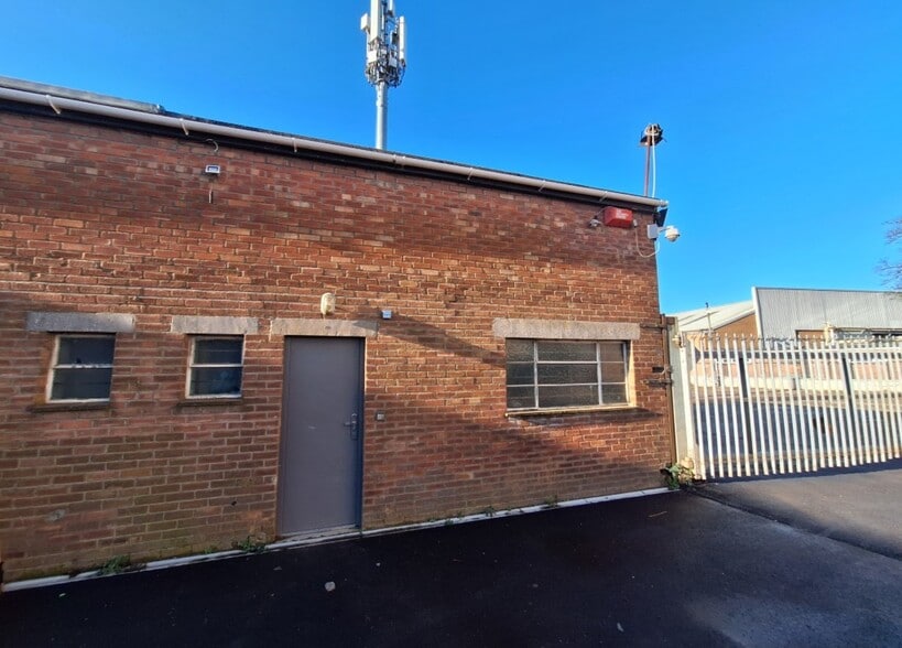 11-15A Station Rd, Yate for lease - Building Photo - Image 2 of 3