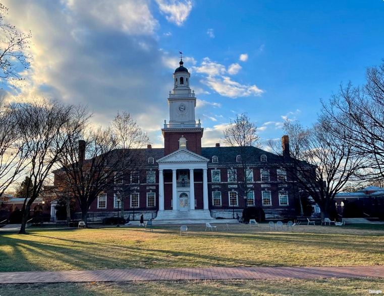 JHU Student Housing portfolio of 2 properties for sale on LoopNet.com - Building Photo - Image 2 of 7