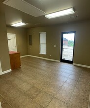 1333 Arapaho Ave, Springdale, AR for lease Interior Photo- Image 2 of 13