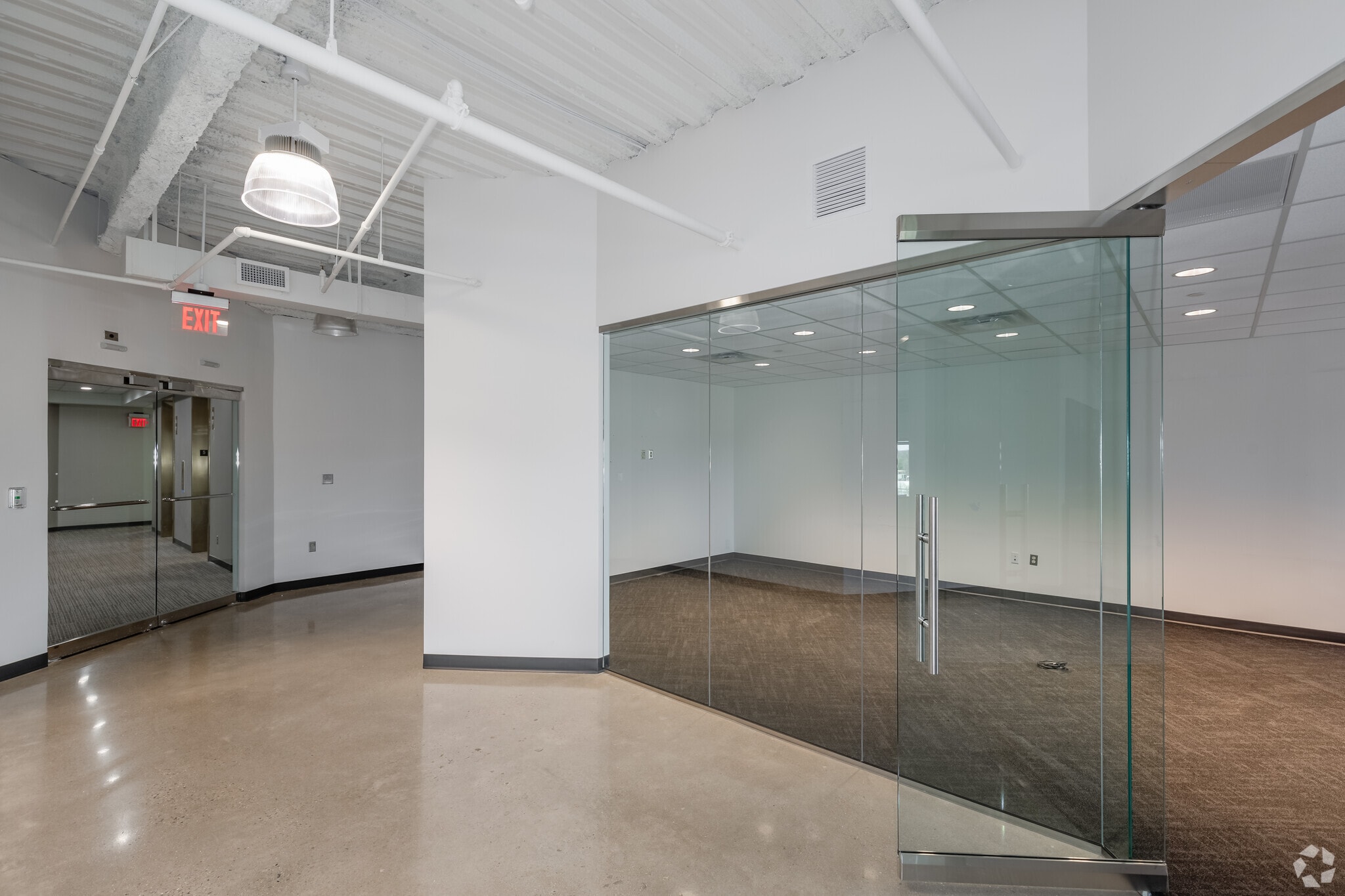 6 Montgomery Village Ave, Gaithersburg, MD for lease Interior Photo- Image 1 of 5