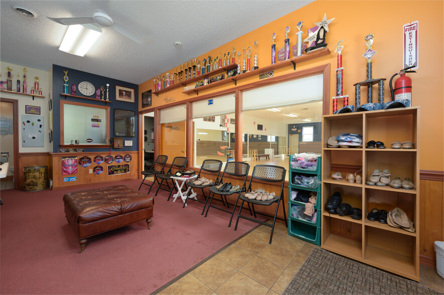 3766 Youngstown Kingsville Rd, Cortland, OH for lease - Interior Photo - Image 3 of 14