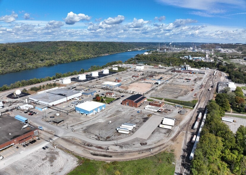 400 Frankfort Rd, Monaca, PA for sale - Aerial - Image 1 of 3