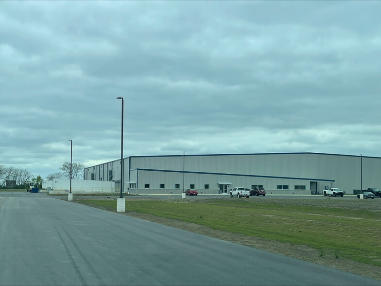 1255 Production Dr, Van Wert, OH for lease - Building Photo - Image 2 of 7