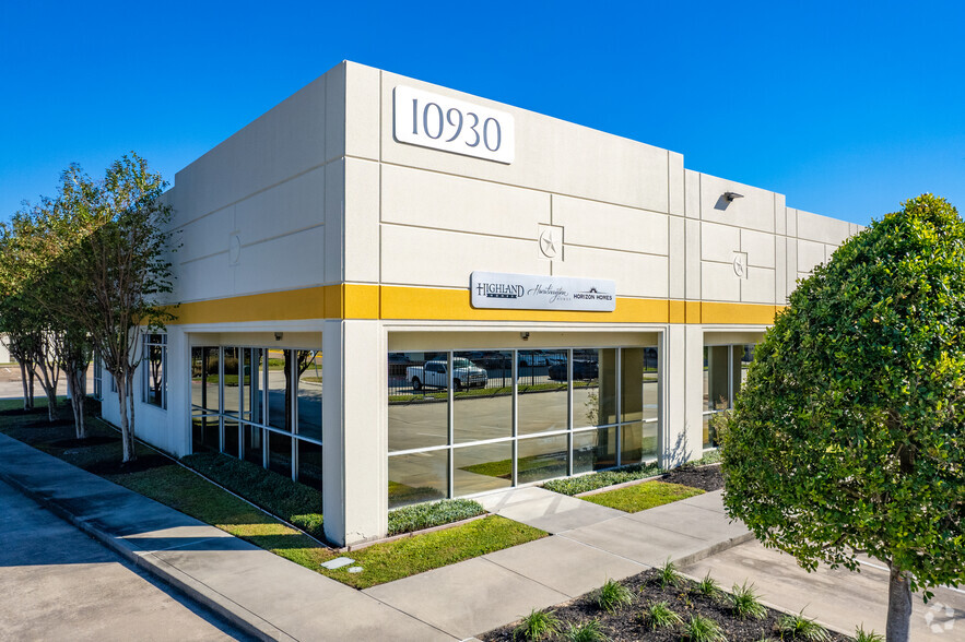 10930 W Sam Houston Pky N, Houston, TX for lease - Building Photo - Image 1 of 9