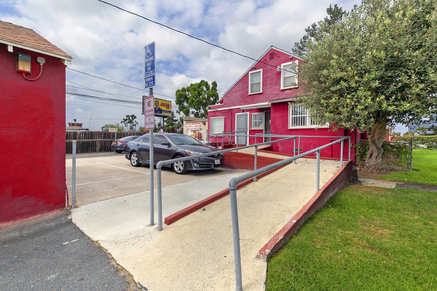 1202-1204 W 1st St, Santa Ana, CA for lease - Building Photo - Image 2 of 10