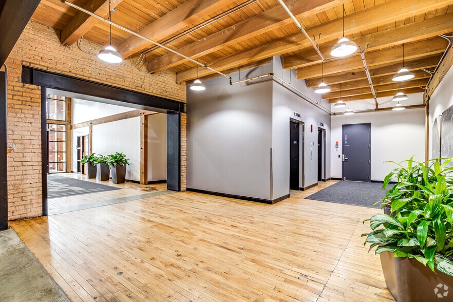615 NE 1st Ave, Minneapolis, MN for lease - Interior Photo - Image 3 of 14