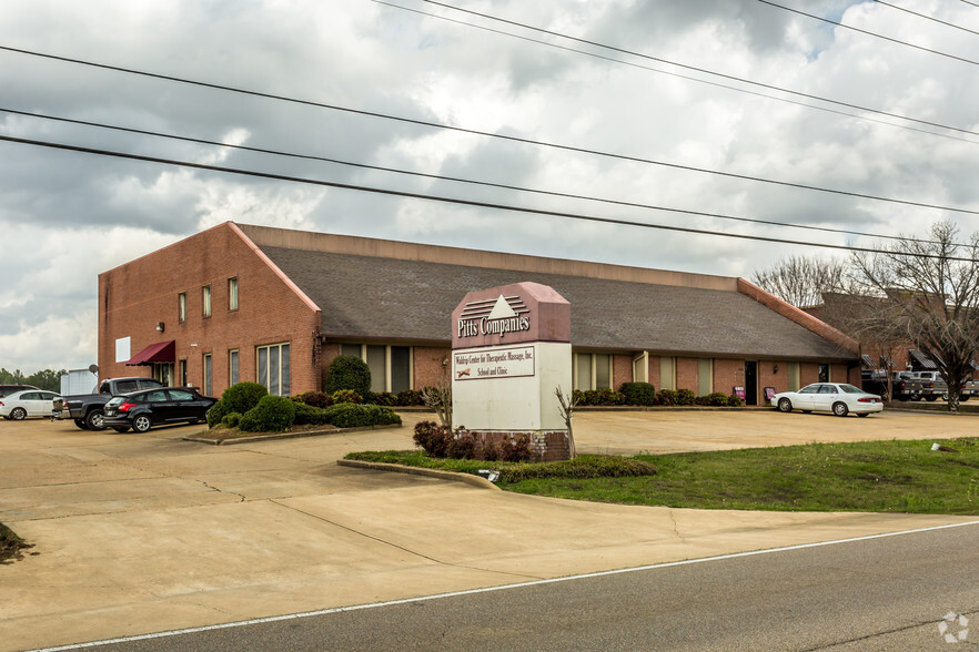 3004-3018 Cliff Gookin Blvd, Tupelo, MS for sale - Primary Photo - Image 1 of 1