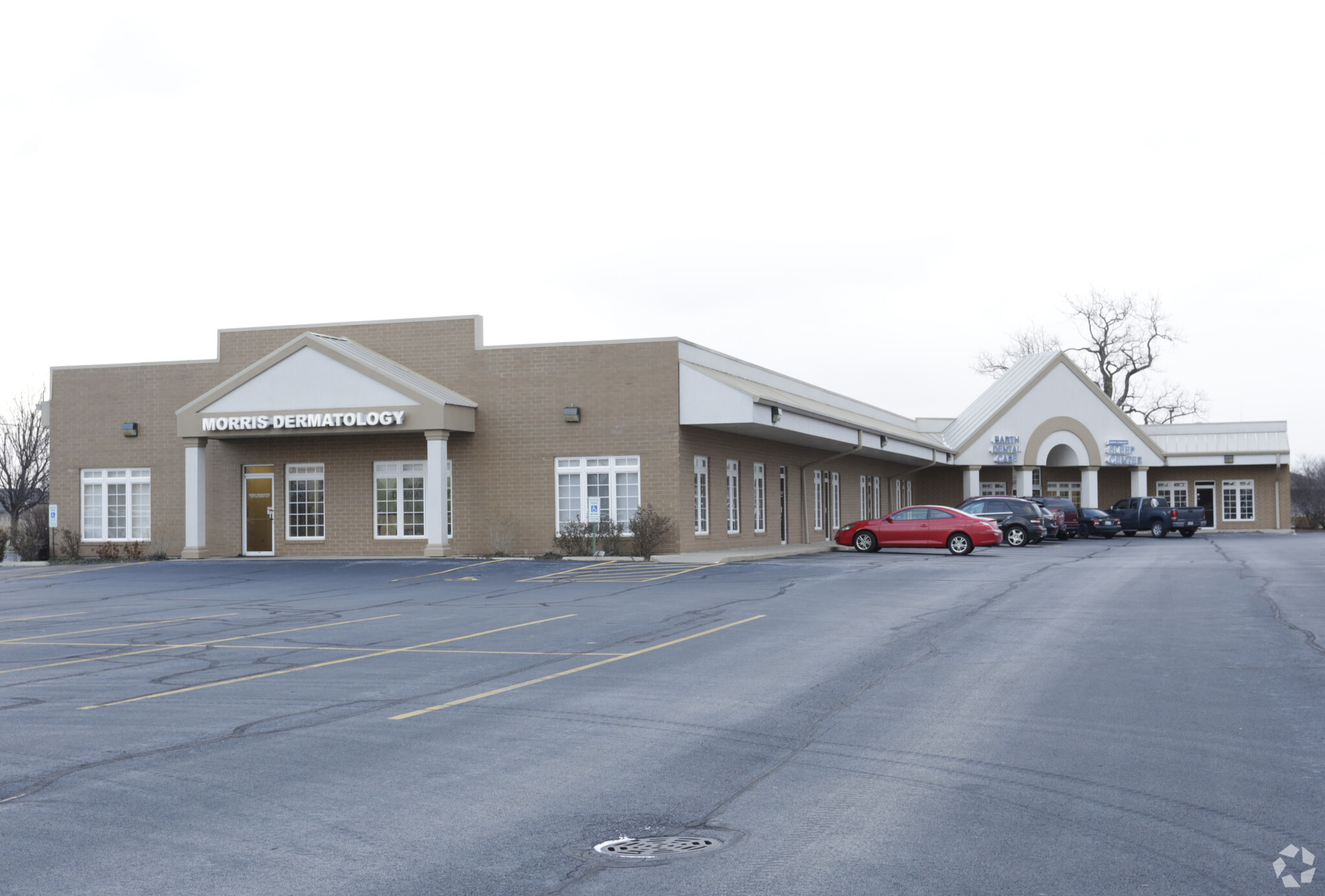 1499 Lakewood Dr, Morris, IL for sale Primary Photo- Image 1 of 18