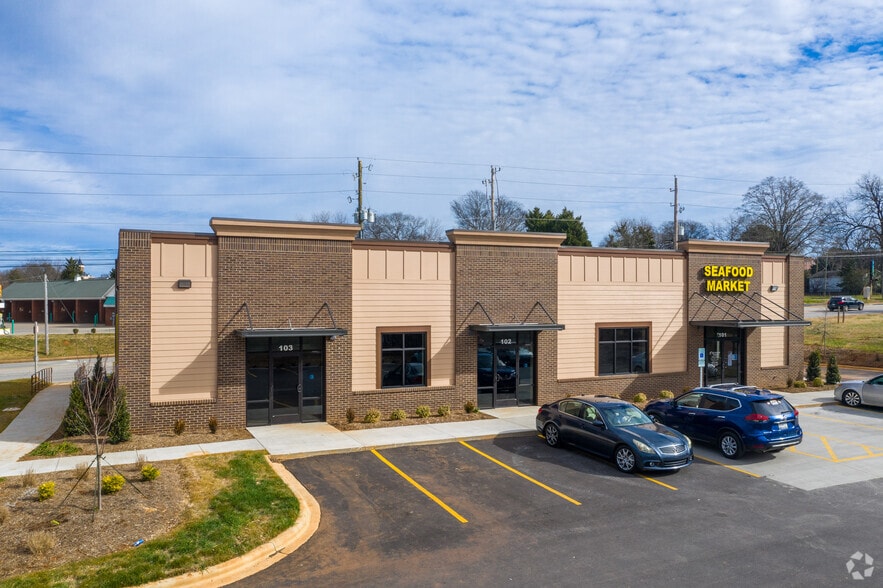 463 W Main St, Rock Hill, SC for lease - Primary Photo - Image 1 of 5