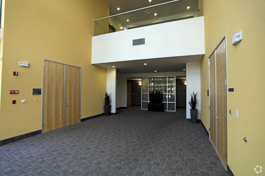 8 Hughes, Irvine, CA for lease - Lobby - Image 2 of 17