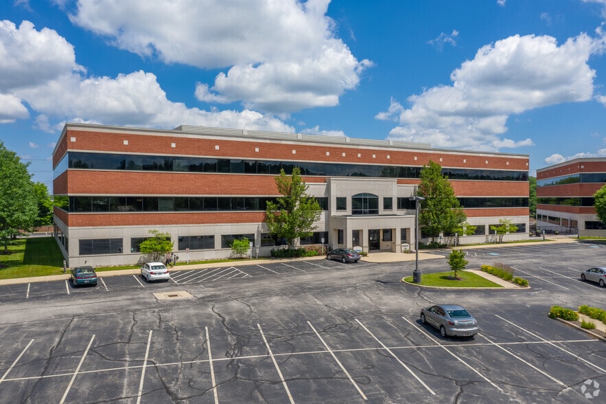 6085 Parkland Blvd, Mayfield Heights, OH for lease - Building Photo - Image 1 of 5
