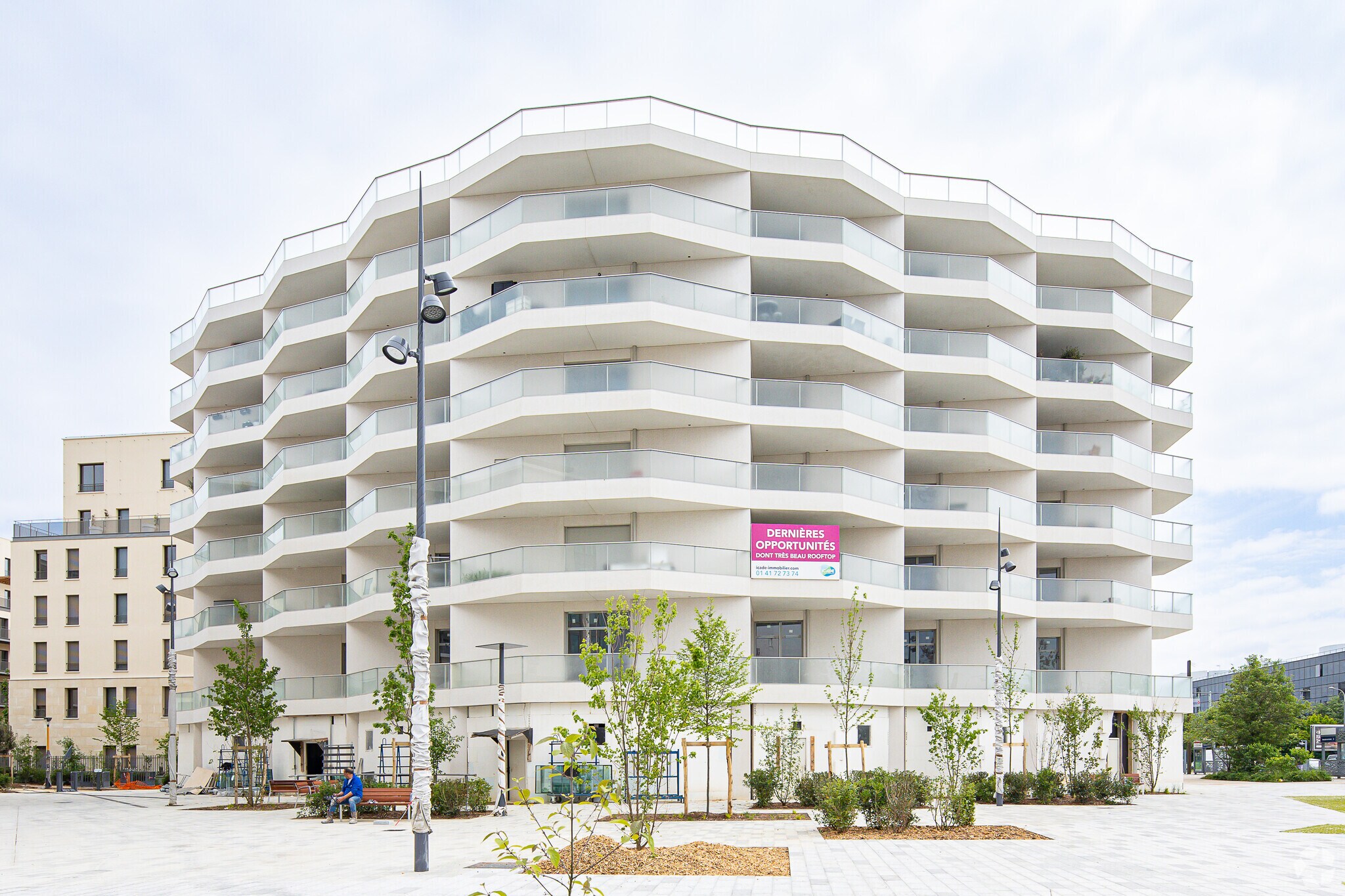 Multifamily in Meudon for sale Primary Photo- Image 1 of 3