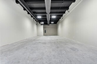 7241 Lawndale St, Houston, TX for lease Building Photo- Image 2 of 6