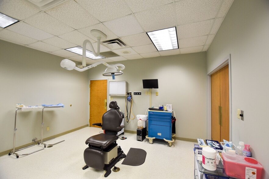 1720B Gunbarrel Rd, Chattanooga, TN for sale - Building Photo - Image 2 of 11