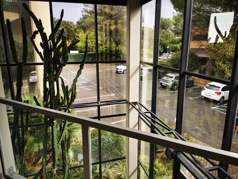 Office in Antibes for lease - Interior Photo - Image 3 of 5