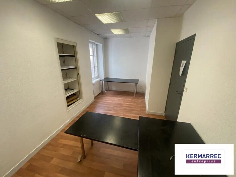 Office in Vannes for lease - Interior Photo - Image 3 of 3