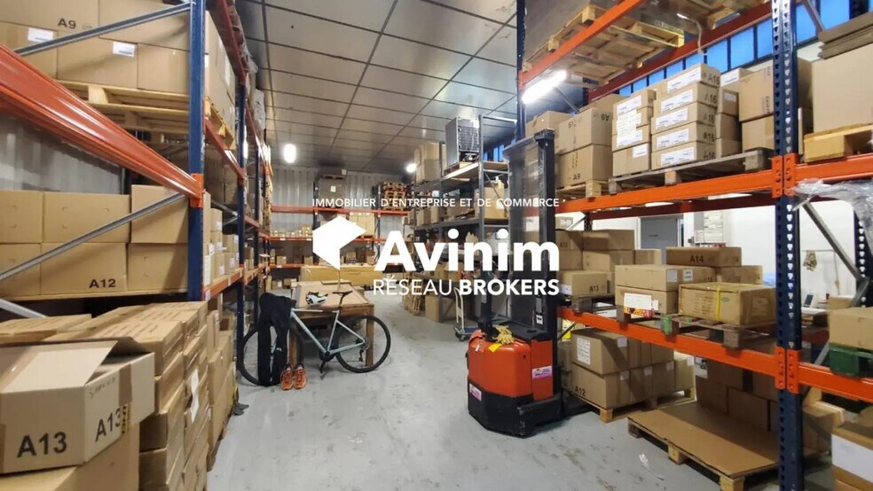 Industrial in Annecy for lease - Interior Photo - Image 2 of 7