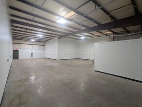 465 Maltbie St, Lawrenceville, GA for lease Interior Photo- Image 1 of 8