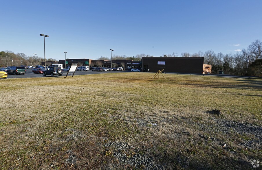 6912 Matthews Mint Hill Rd, Charlotte, NC for lease - Image 1 of 4