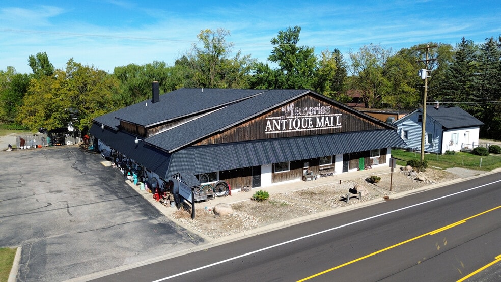 4034-4036 Grand Blanc Rd, Swartz Creek, MI for sale - Building Photo - Image 1 of 34