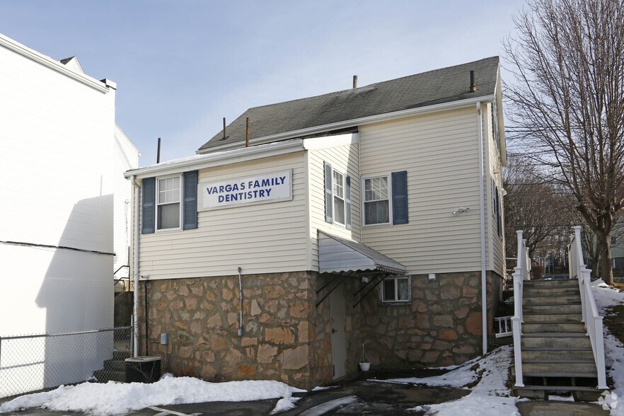 263 Washington St, Dedham, MA for lease - Building Photo - Image 3 of 8