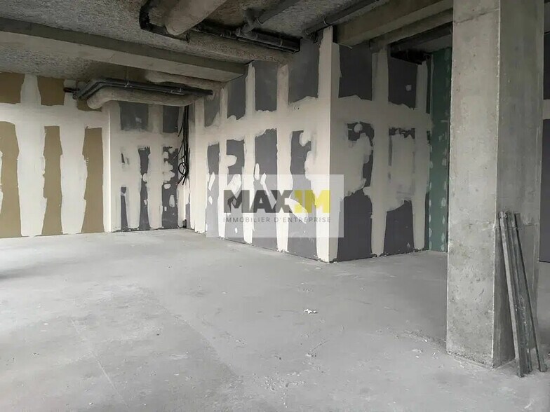 Retail in Dijon for lease - Interior Photo - Image 3 of 8