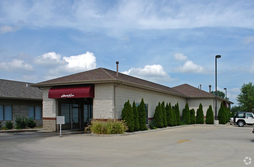 12 Junction Dr W, Glen Carbon, IL for sale - Primary Photo - Image 3 of 11