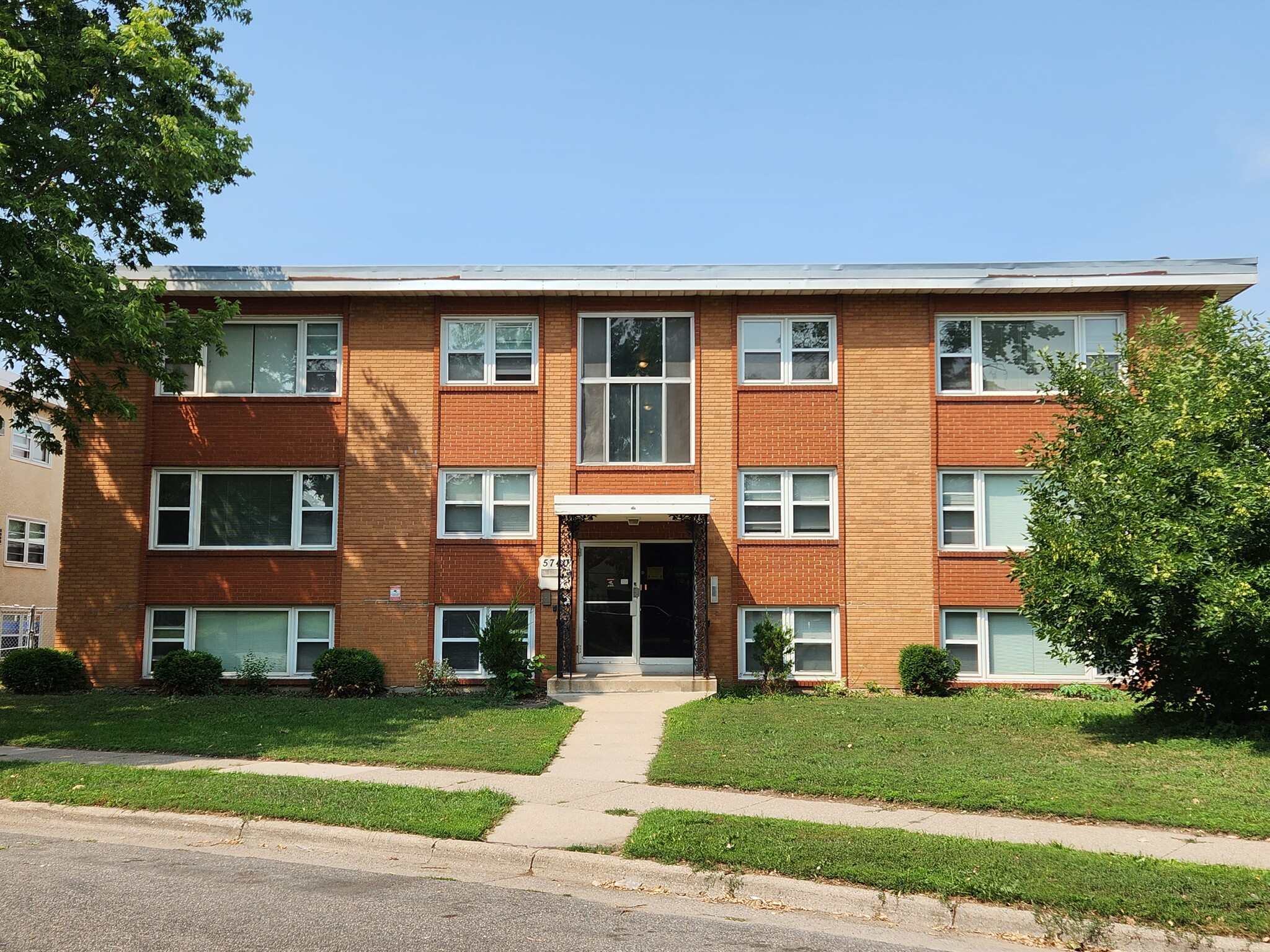 Bossen Park Portfolio - 17 Units - Minneapolis, MN for Sale | LoopNet