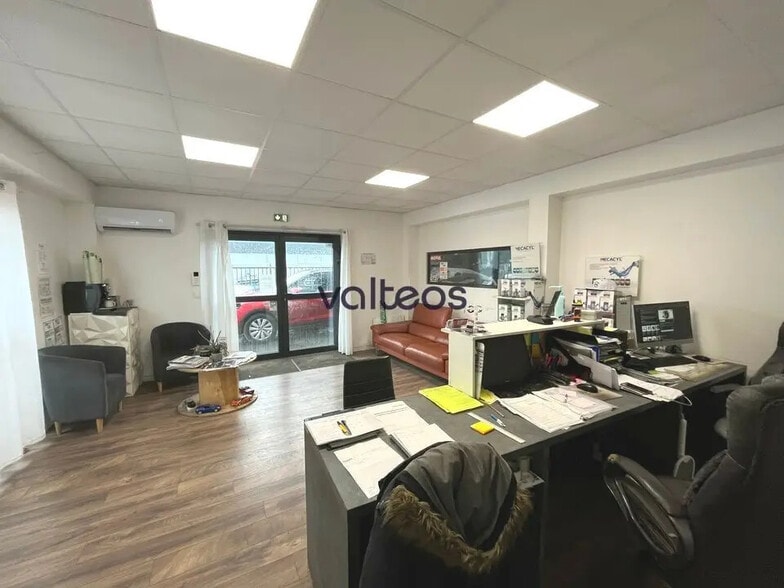 5 Rue Gaspard-Gustave Coriolis, Plaisance-du-Touch for lease - Interior Photo - Image 2 of 6