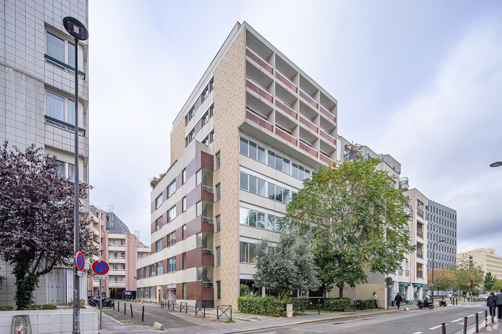 Office in Paris for lease Primary Photo- Image 1 of 6