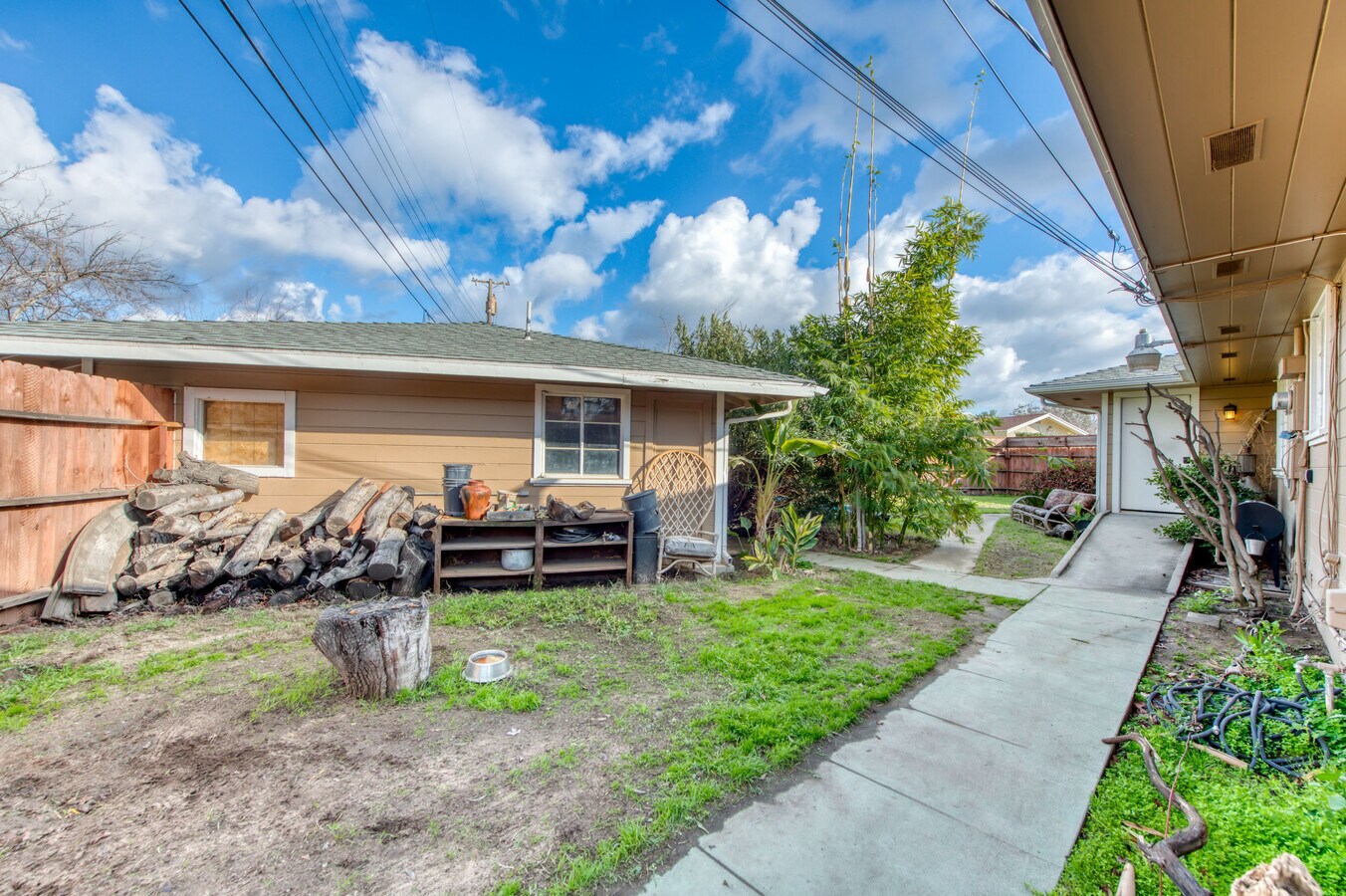 707 E Shields Ave, Fresno, CA 93704