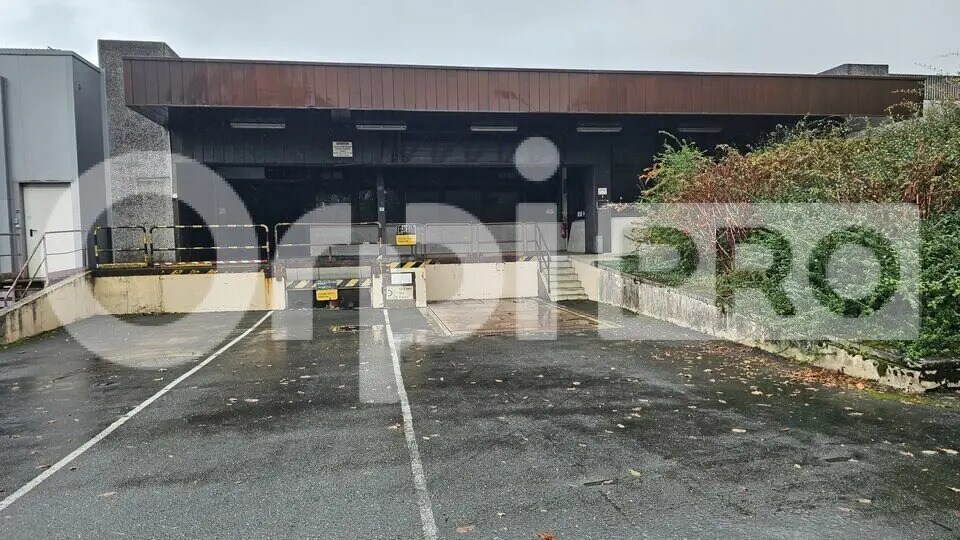 Flex in Canéjan for lease - Building Photo - Image 2 of 11