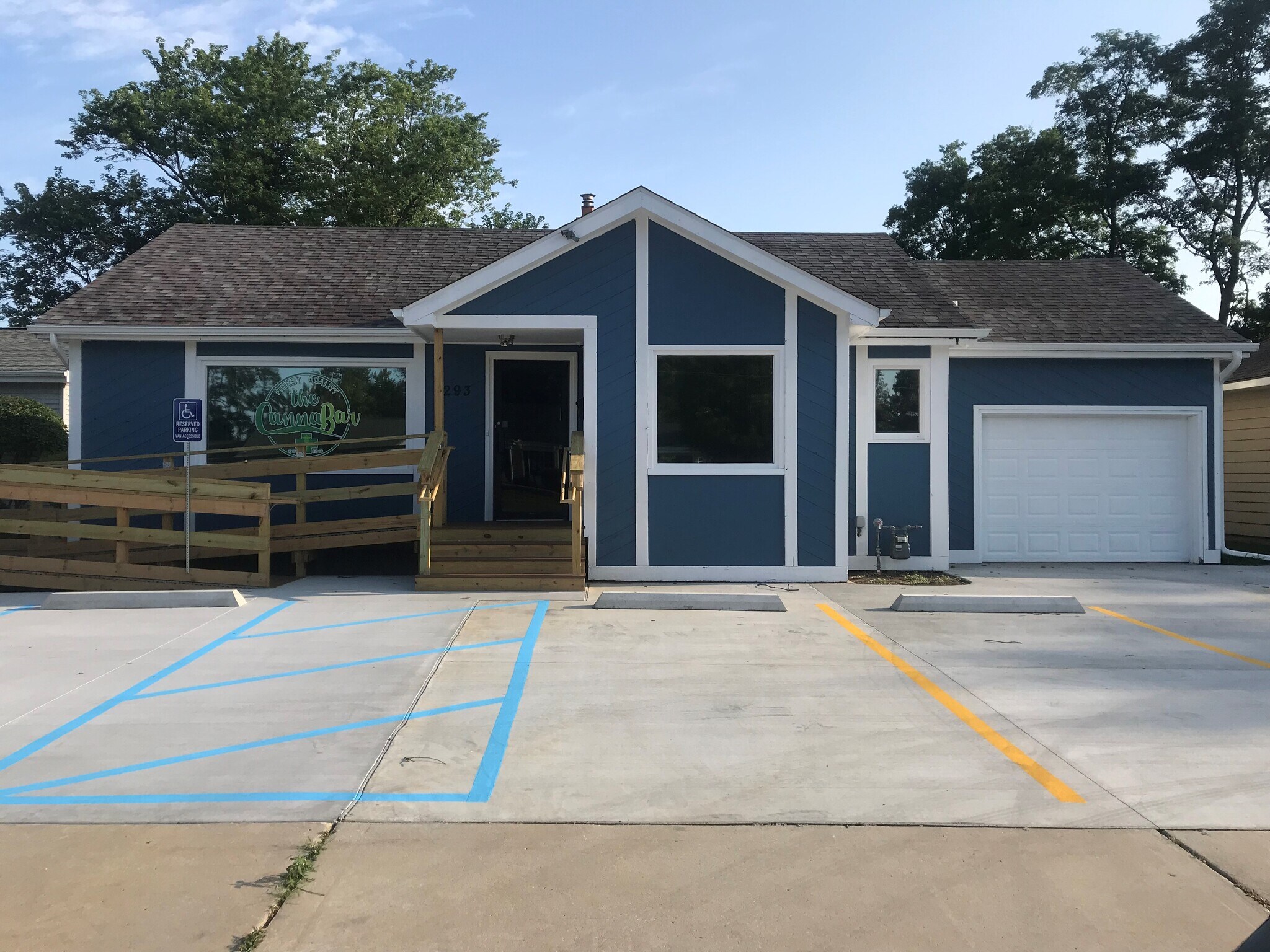 293 Columbia Ave E, Battle Creek, MI for sale Primary Photo- Image 1 of 1