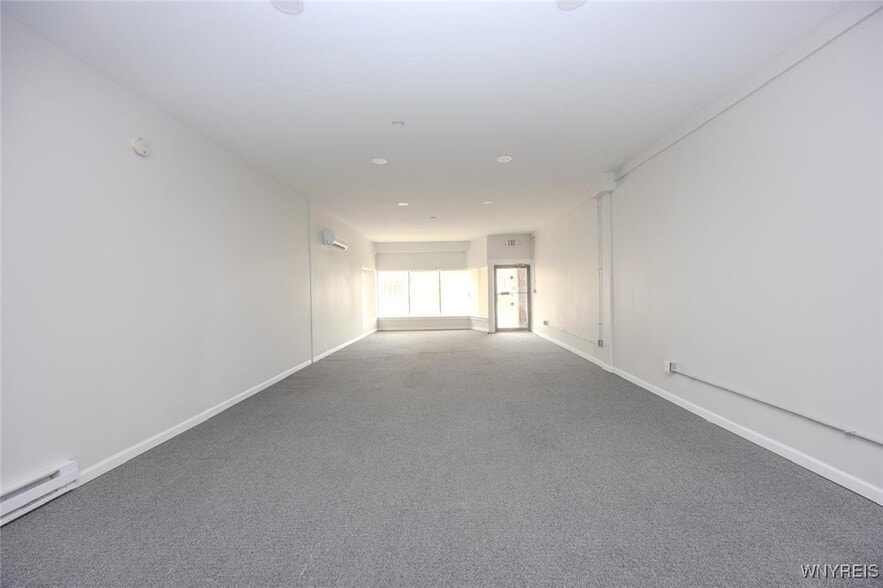 524 Main St, Niagara Falls, NY for lease - Building Photo - Image 2 of 11