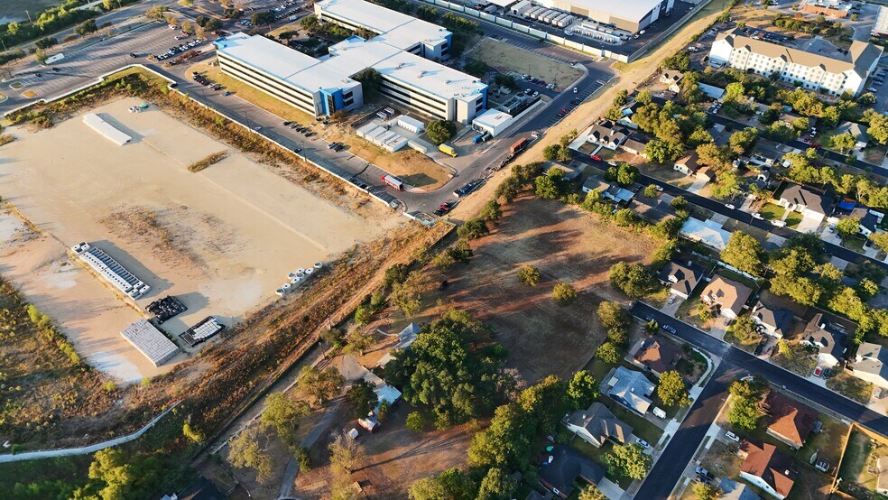 2211 Lancaster Gate Cv, Round Rock, TX for sale - Building Photo - Image 2 of 12