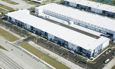 101 Sansburys Way, West Palm Beach, FL for lease Building Photo- Image 2 of 3