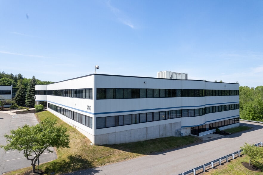 35 Industrial Way, Rochester, NH for lease - Building Photo - Image 3 of 8