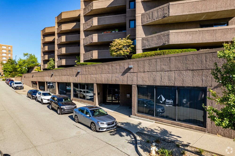 1301 Grandview Ave, Pittsburgh, PA 15211 450 Trimont Plaza