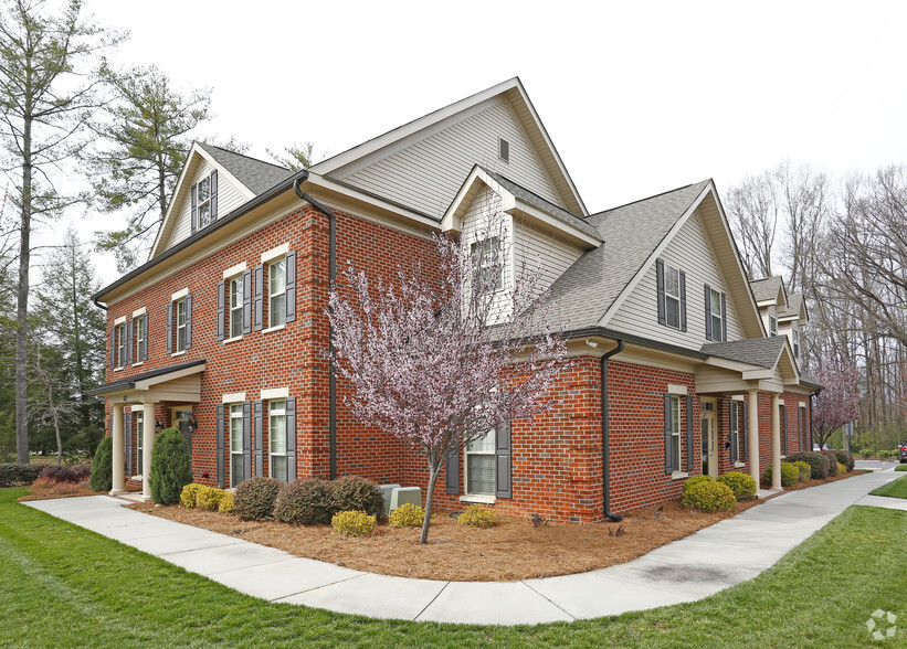 Office in Matthews, NC for sale - Building Photo - Image 1 of 1