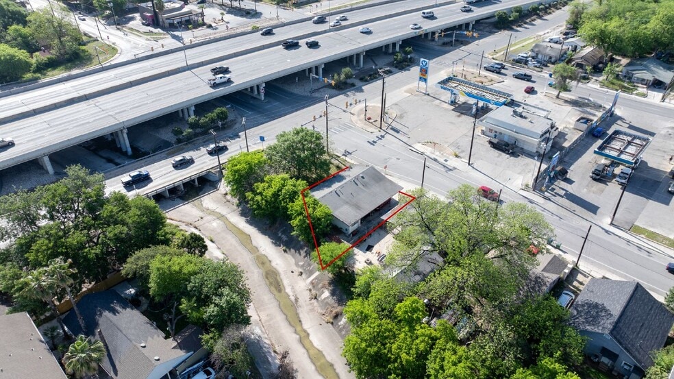 607 W Theo Ave, San Antonio, TX for sale - Building Photo - Image 3 of 7